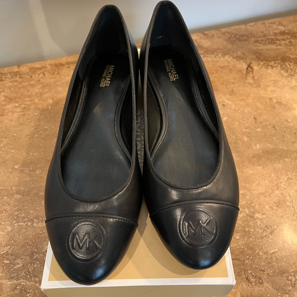 Michael Kors Women’s Dylan Black Leather Ballet Flats